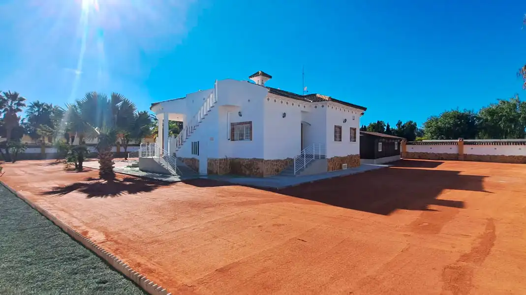 Vista exterior de Casa o xalet en venda en Catral amb Jardí privat i Terrassa