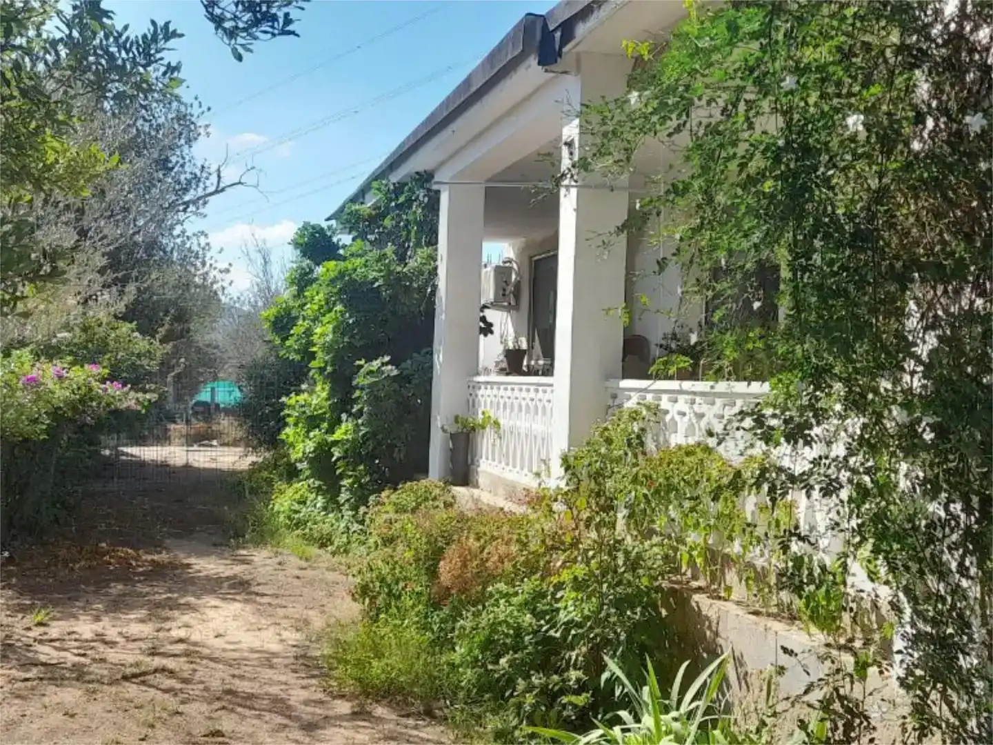 Flat for sale in Llombai  with Air Conditioner, Private garden and Storage room