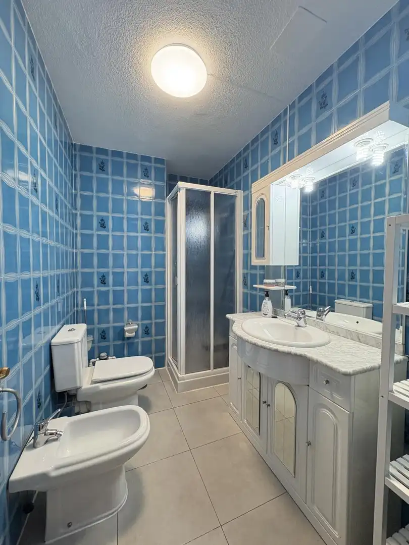 Badezimmer von Wohnung zur Miete in Madrid mit Klimaanlage, Heizung und Abstellraum