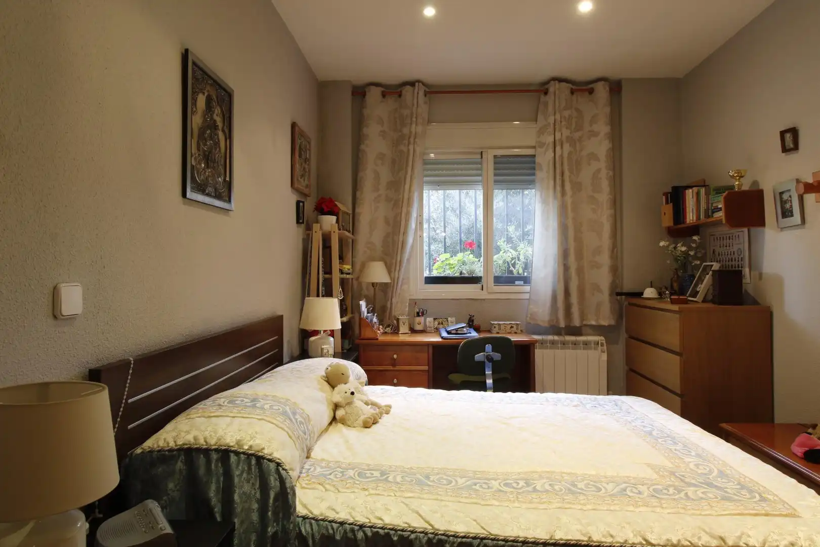 Dormitori de Apartament en venda en Madrid amb Aire condicionat, Calefacció i Moblat