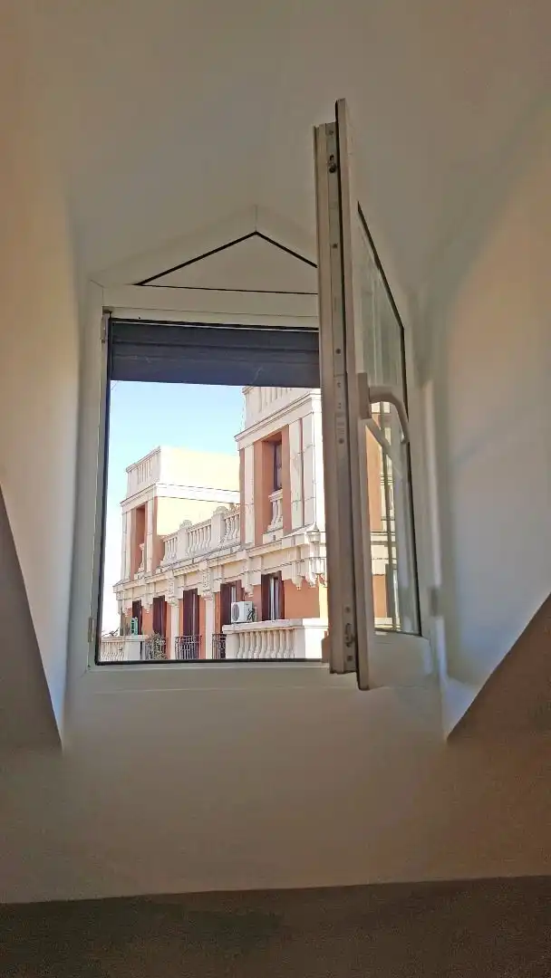 Vista exterior de Ático de alquiler en Madrid con Aire acondicionado, Calefacción y Amueblado