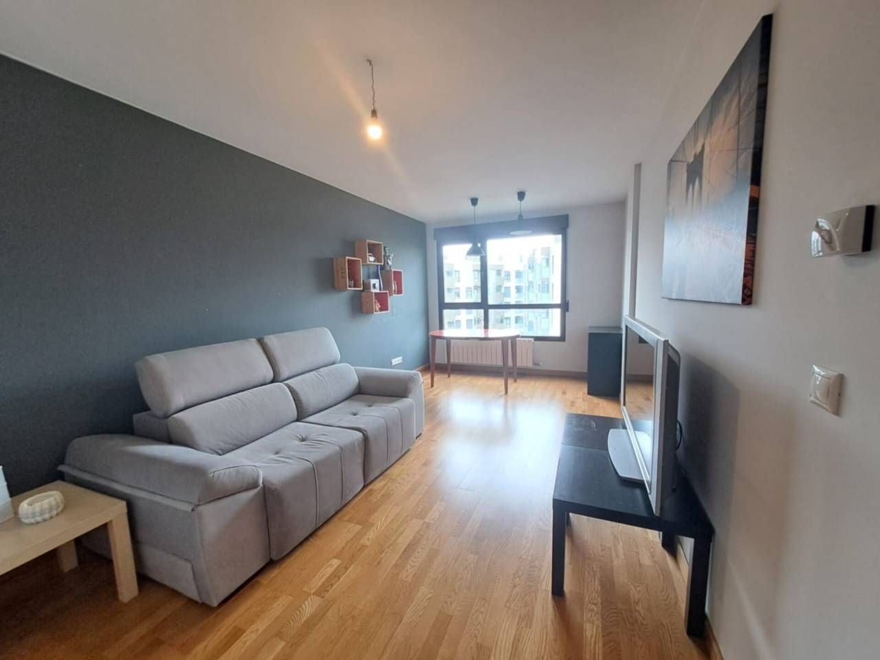 Sala d'estar de Pis en venda en Burgos Capital amb Calefacció, Parquet i Terrassa