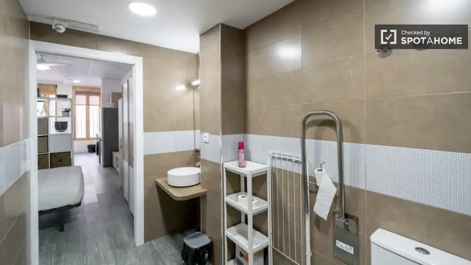 Apartamento de 1 dormitorio en alquiler en CabanyalCanyamelar, image 2