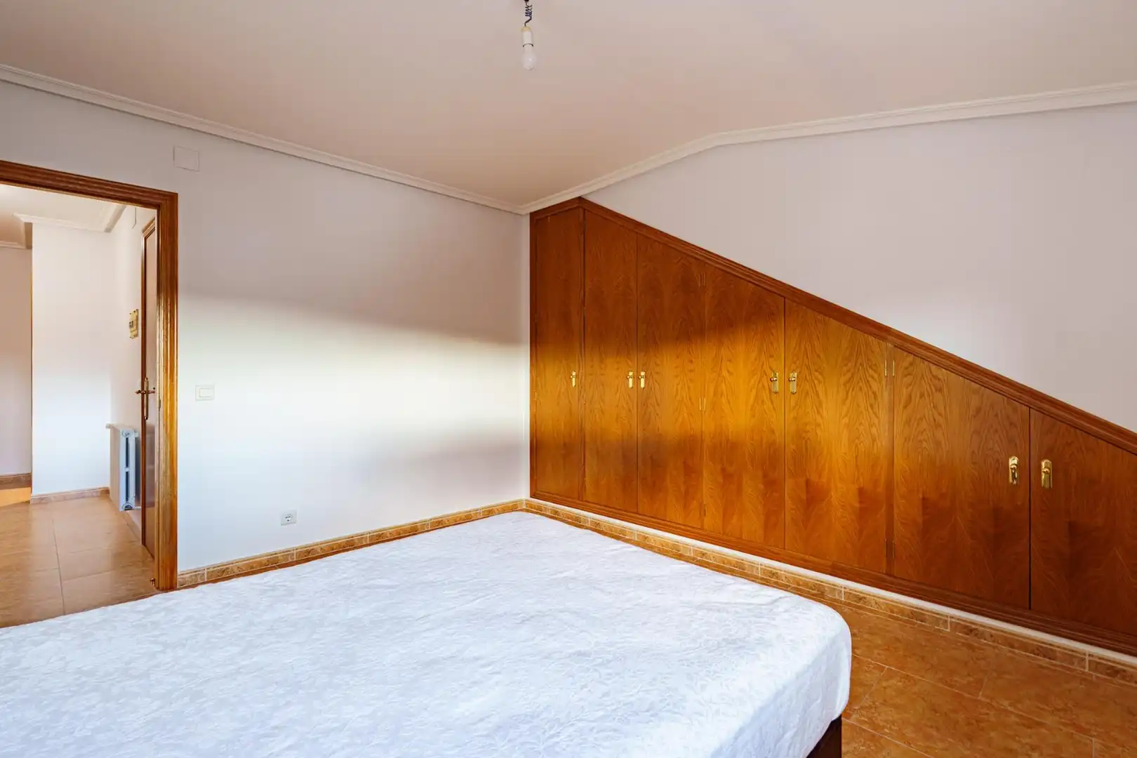 Habitación de Casa o chalet en venta en Ourense Capital  con Calefacción, Jardín privado y Balcón