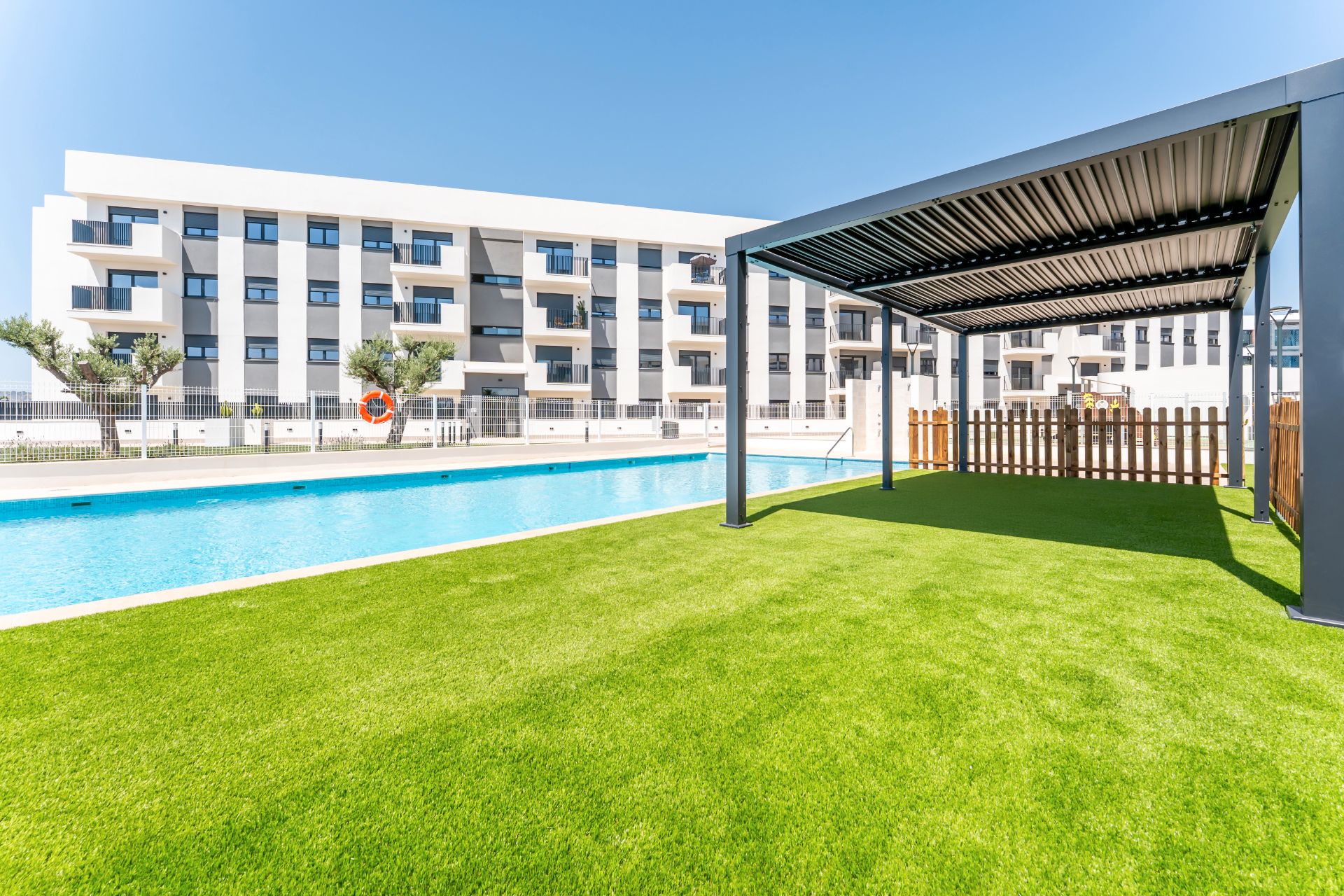 Piscina de Pis de lloguer en El Campello amb Aire condicionat, Terrassa i Traster