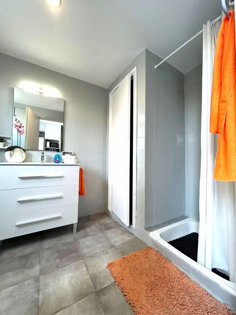Baño de Planta baja de alquiler en Puçol con Aire acondicionado, Calefacción y Jardín privado