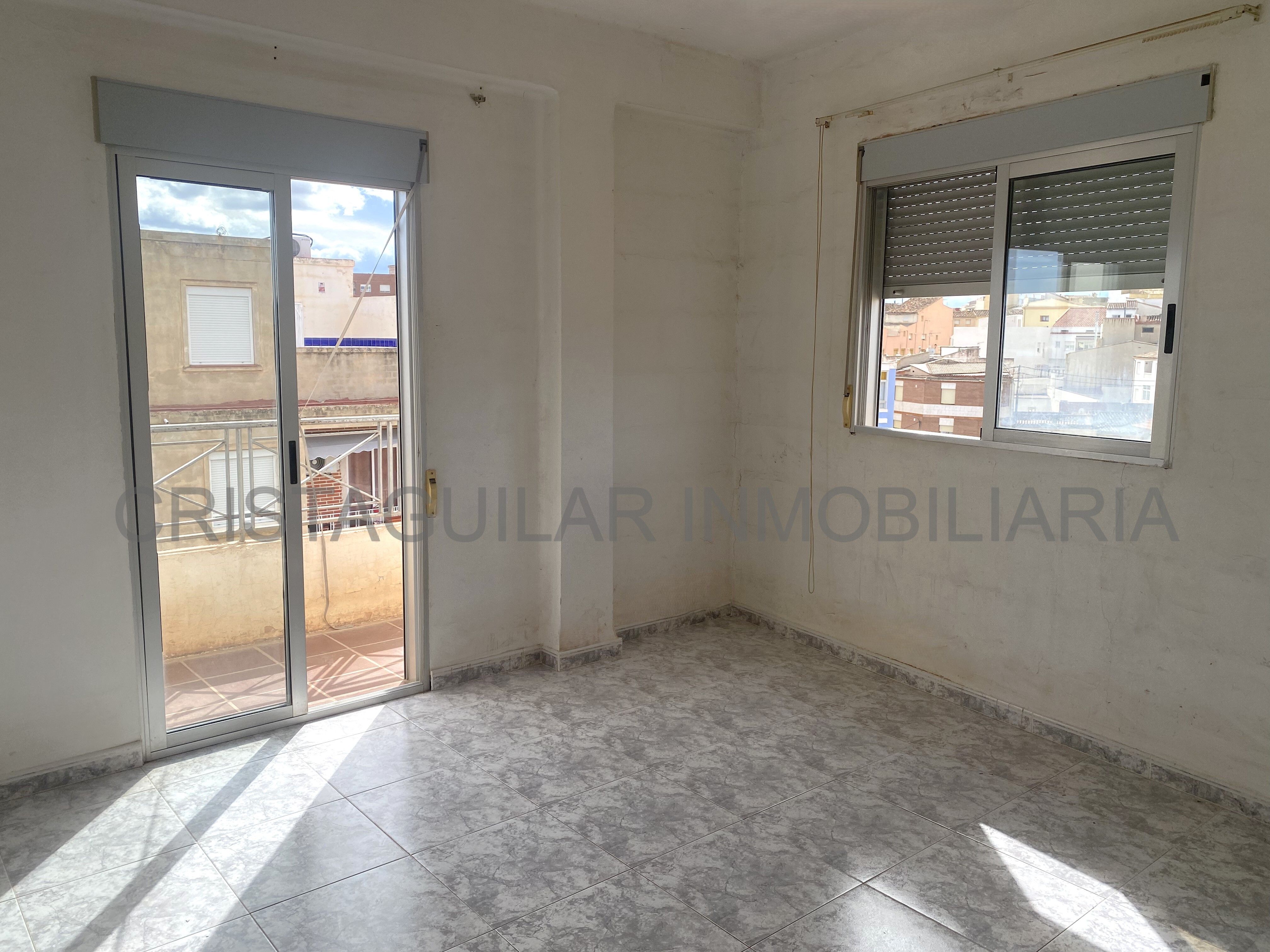Dormitori de Pis en venda en Villar del Arzobispo amb Balcó