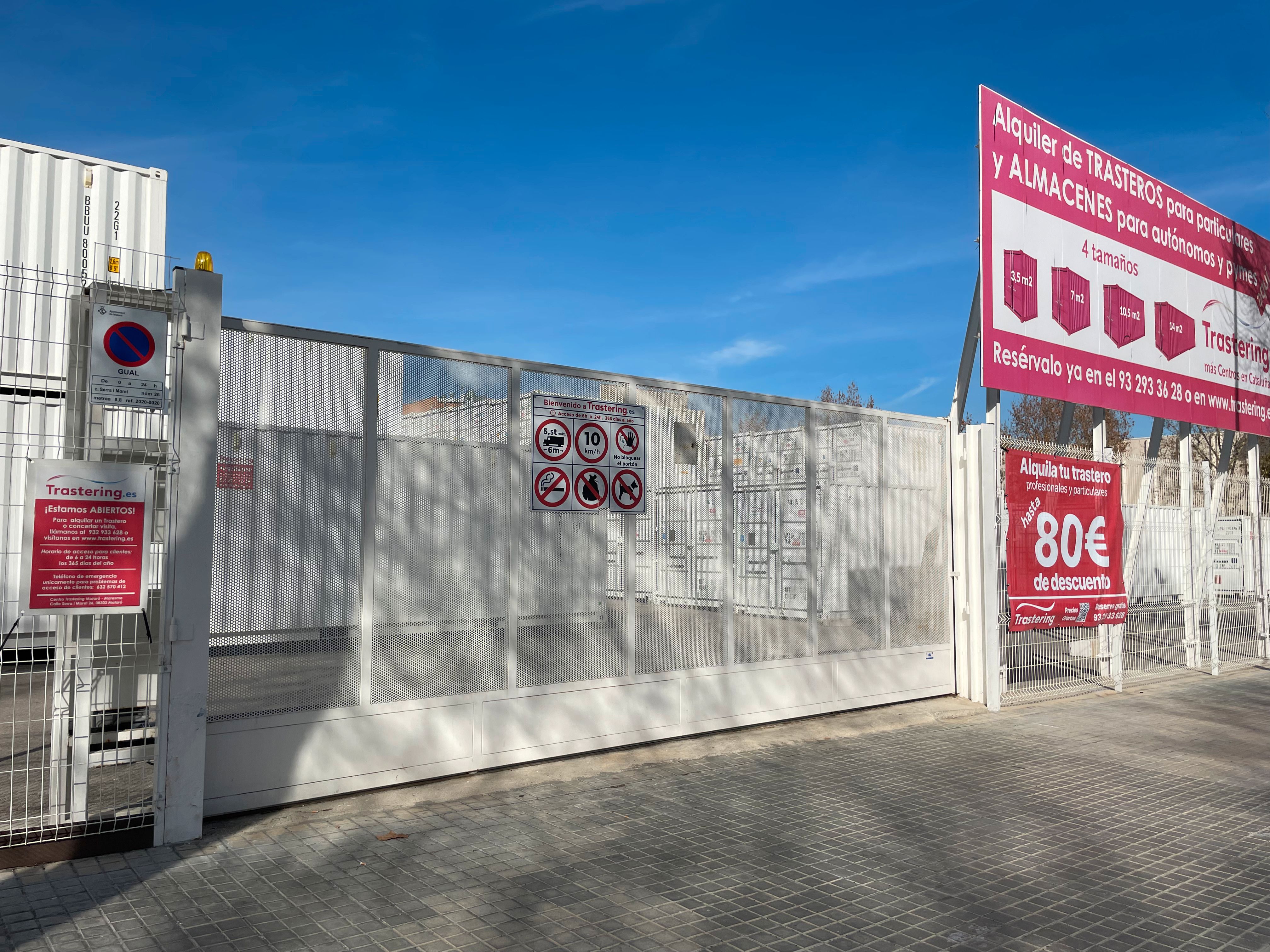 Exterior view of Box room to rent in Mataró  with Alarm