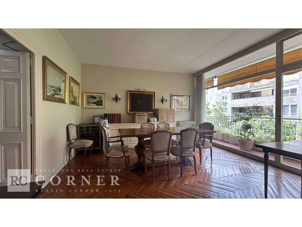 Comedor de Piso en venta en  Barcelona Capital con Calefacción, Parquet y Terraza
