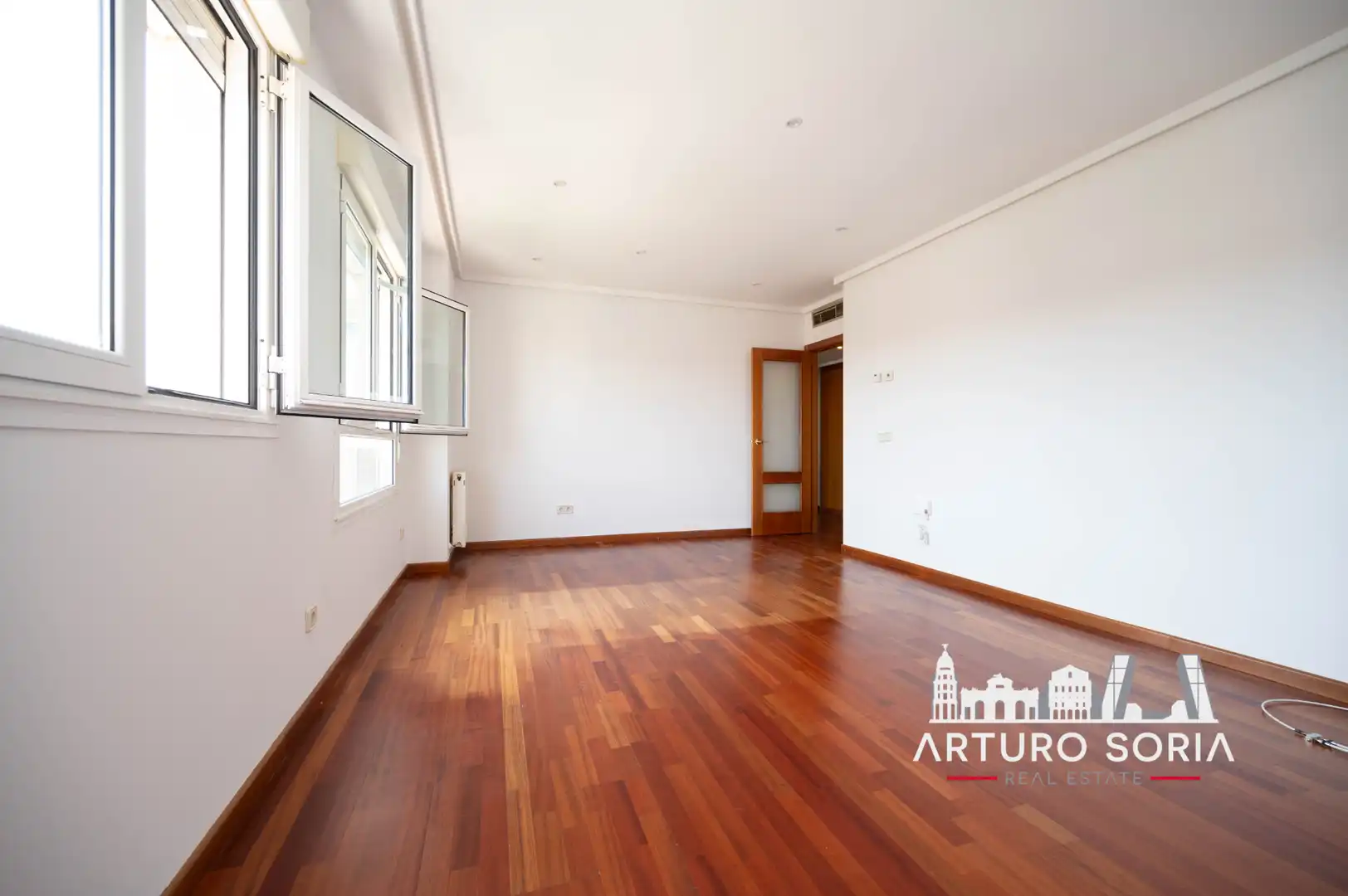 Living room of Flat for rent in Madrid  with Storage room and Community pool