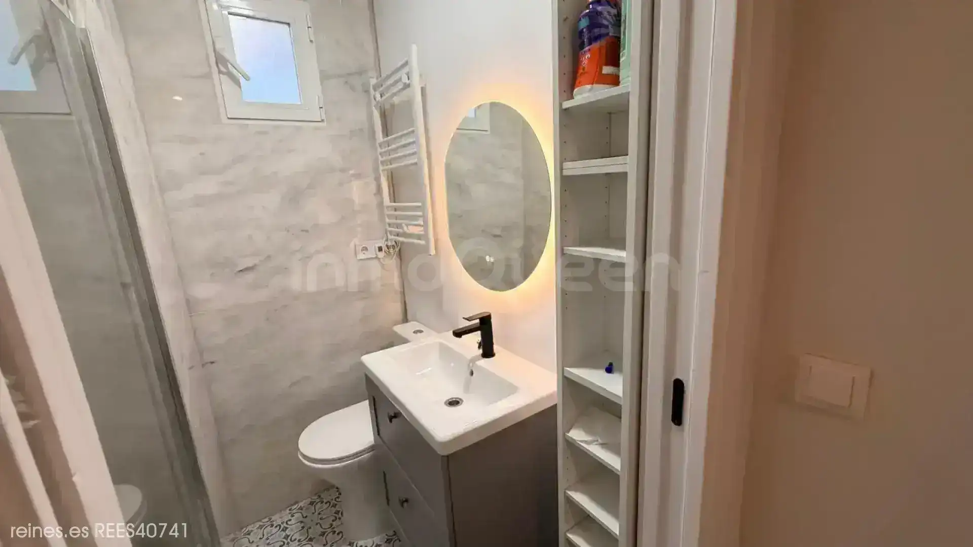Bany de Apartament de lloguer en Madrid amb Calefacció i Moblat