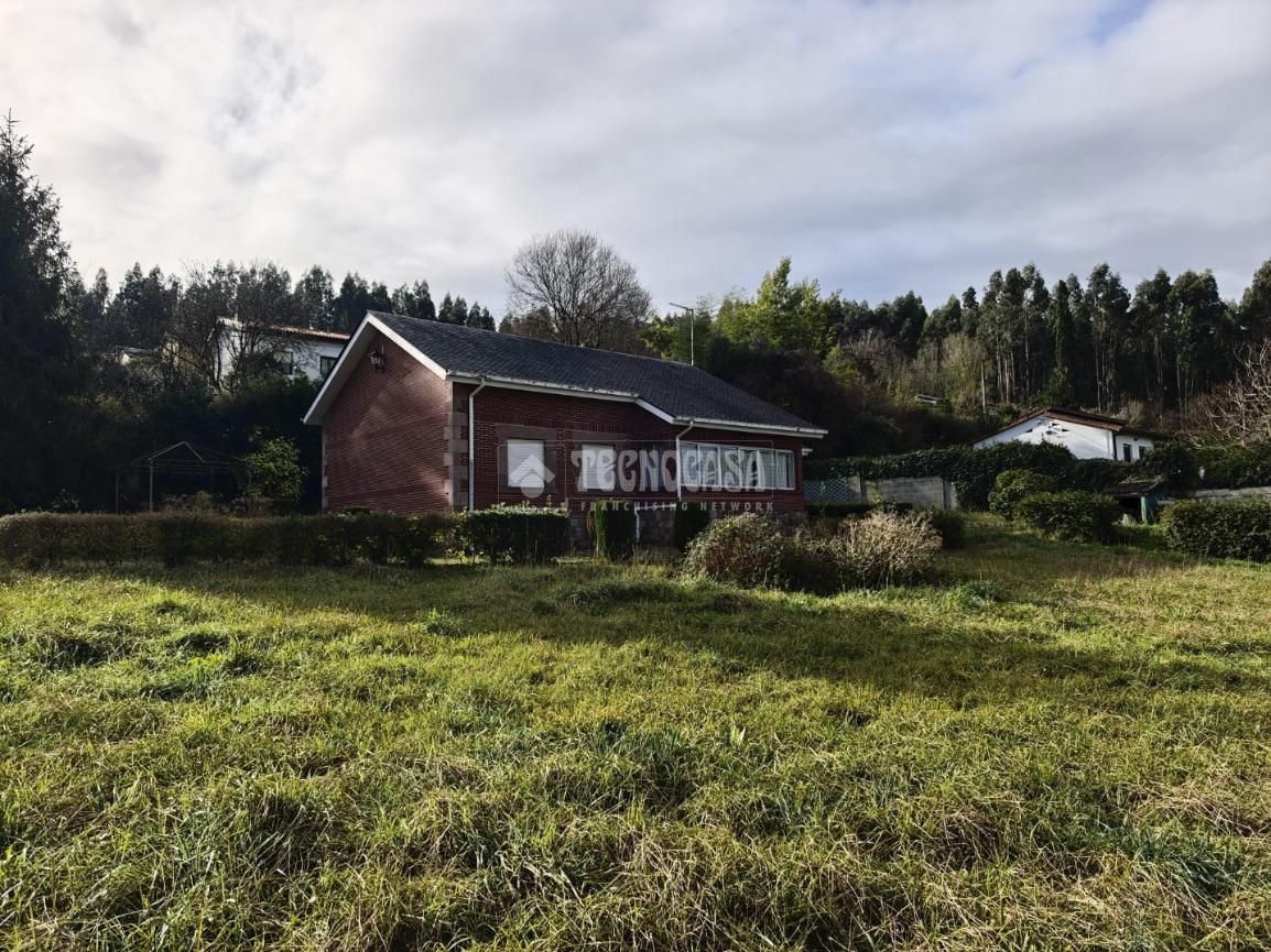 Vista exterior de Casa o xalet en venda en Villaescusa (Cantabria) amb Calefacció