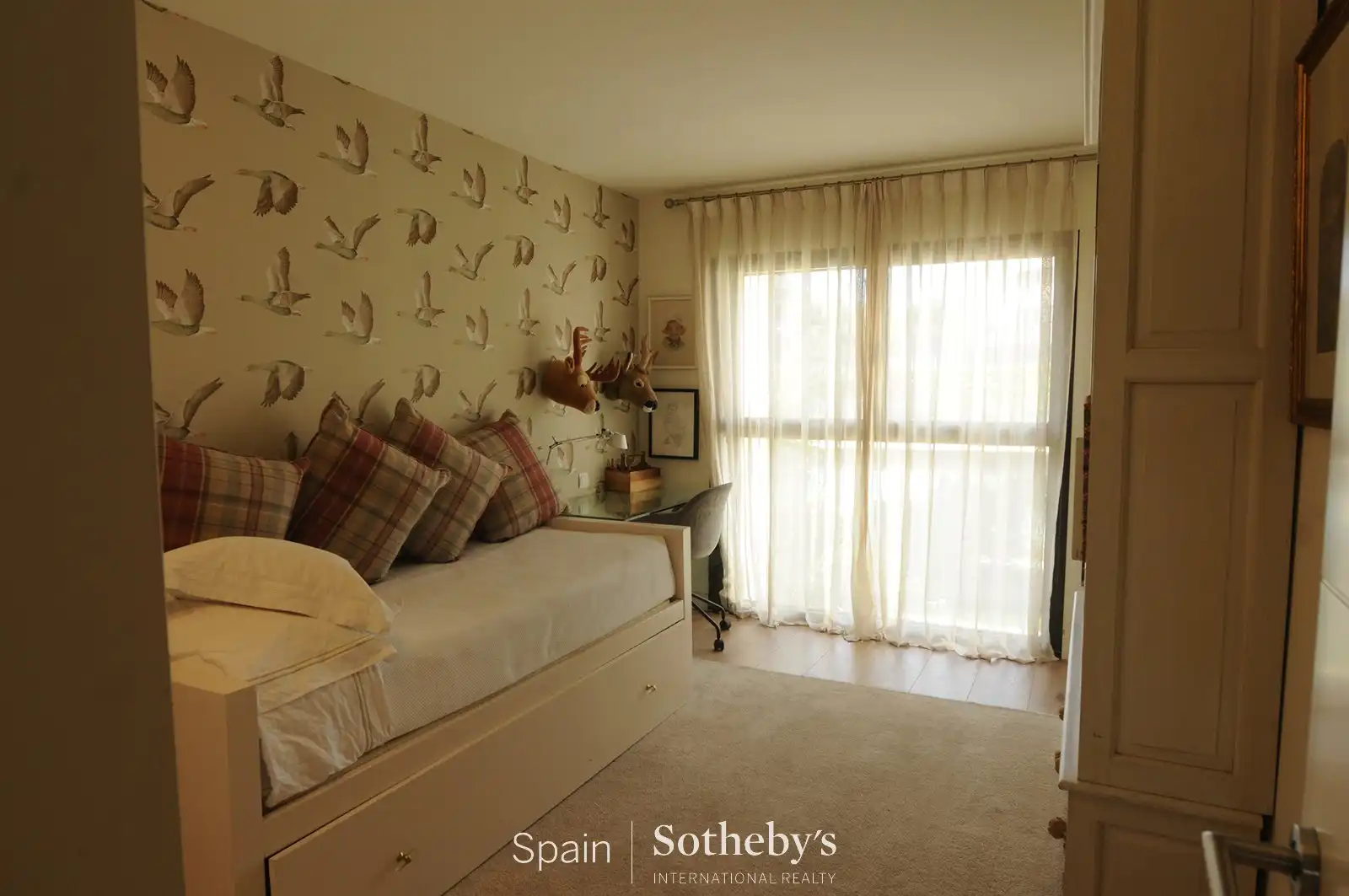 Habitación de Apartamento en venta en La Moraleja con Aire acondicionado, Terraza y Trastero