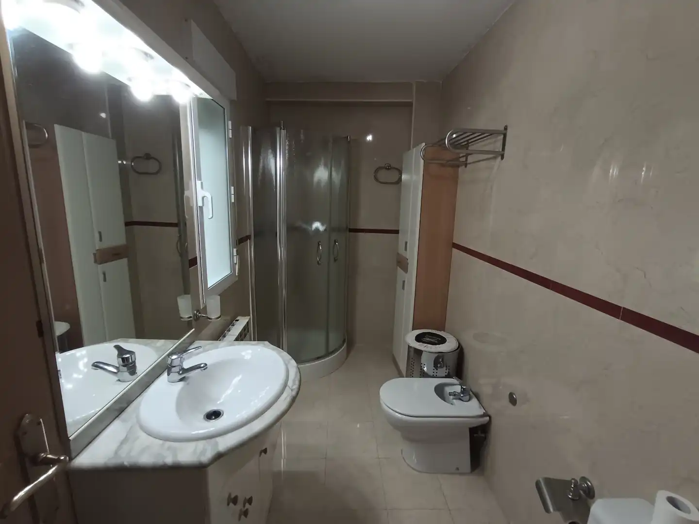Badezimmer von Wohnung zum Verkauf in Jaén mit Klimaanlage, Heizung und Möbliert