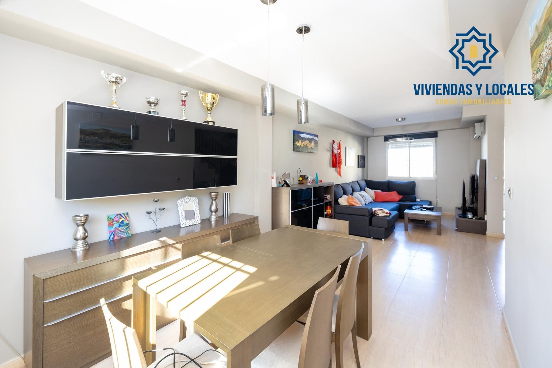 Casa adosada en venda a Avenida VEGA (BE), 251, Belicena