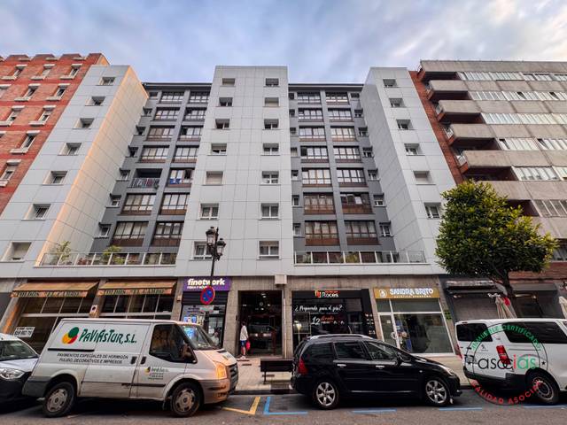 Piso en Venta en Oviedo - Avenida de Valentin Masip, 3 en Masip