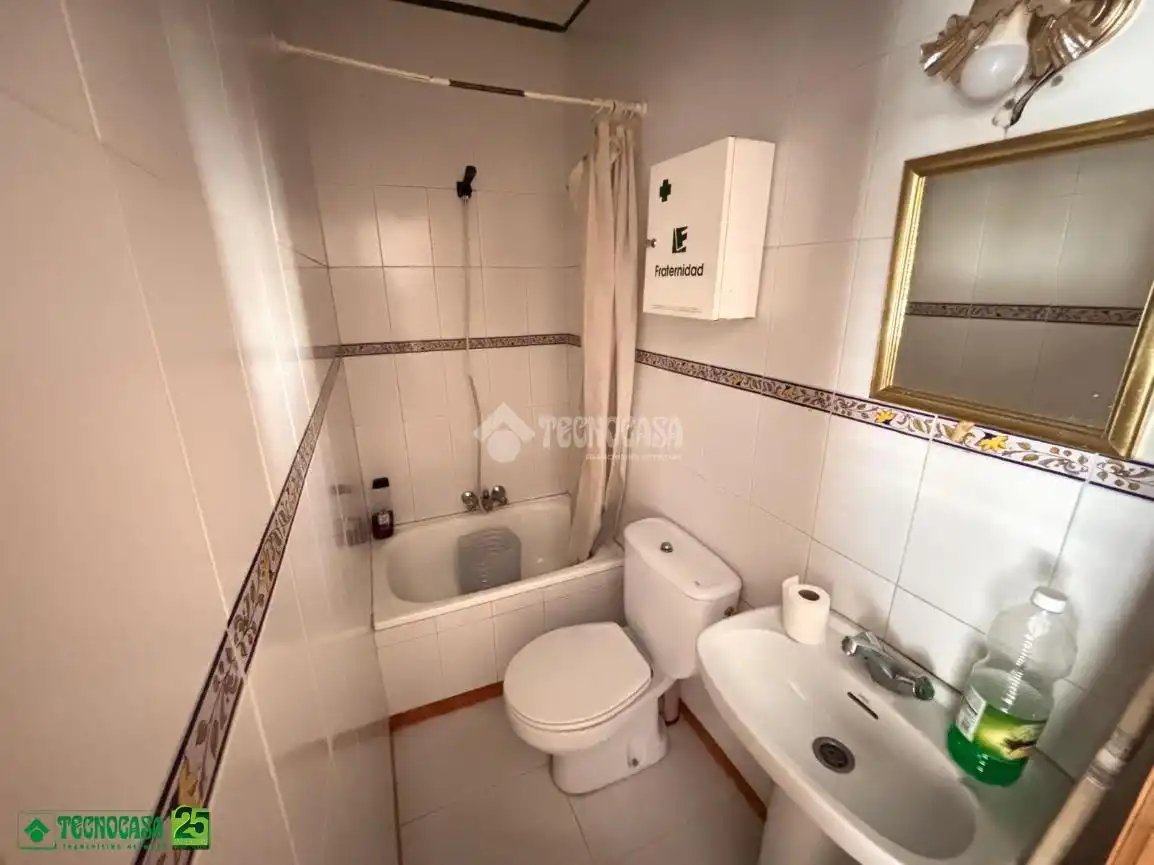 Baño de Piso en venta en Manzanares con Terraza y Balcón