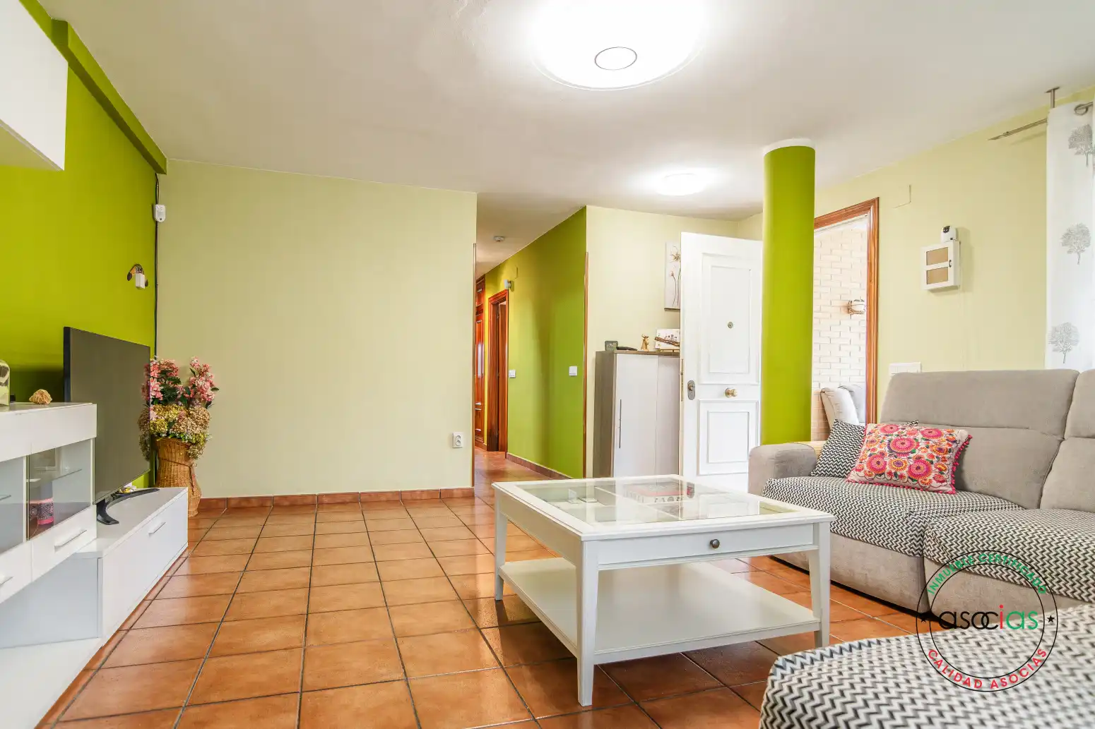 Sala d'estar de Casa o xalet en venda en Soto del Barco amb Calefacció, Jardí privat i Terrassa