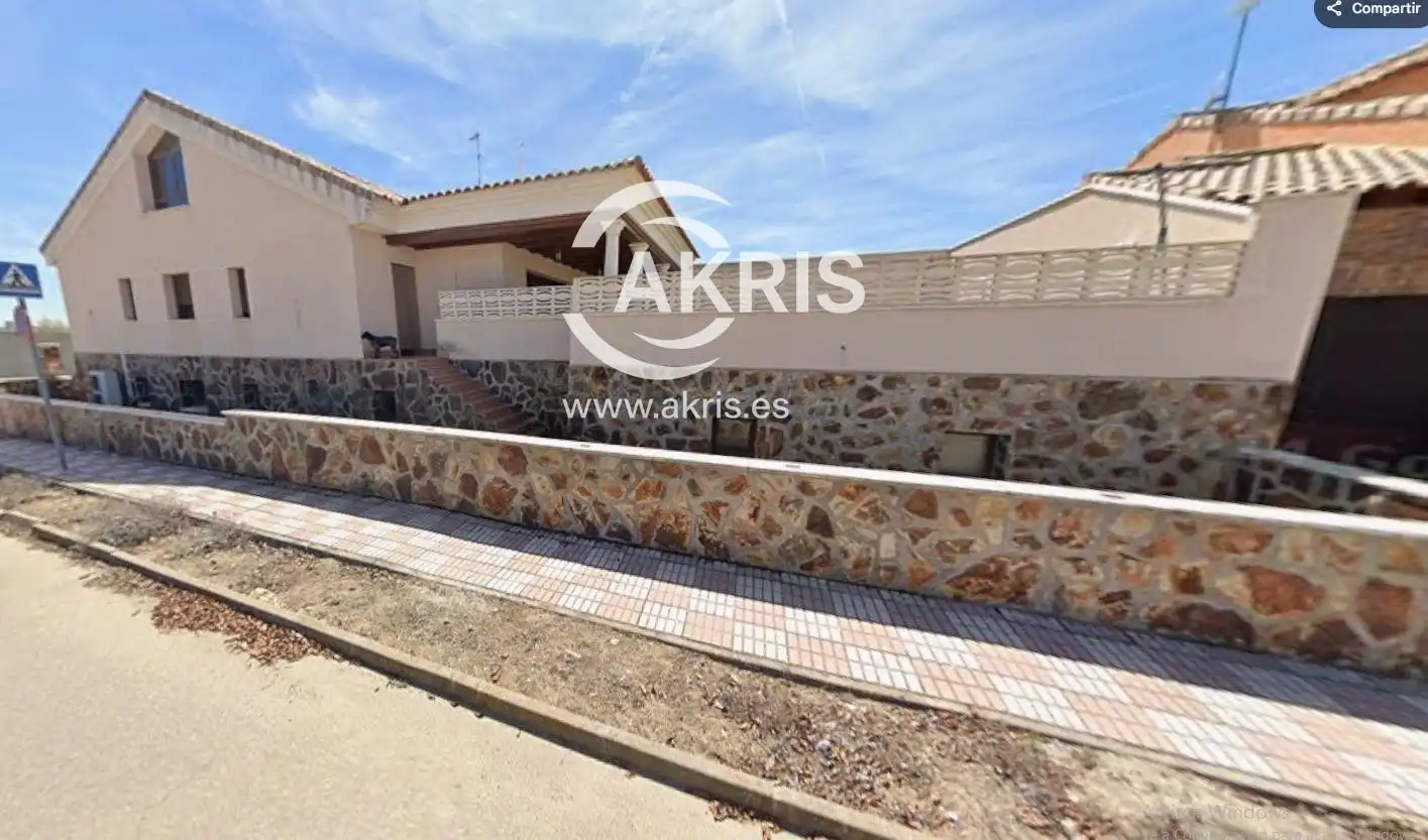 Chalet en venta en Calle Magnolia, imagen 2