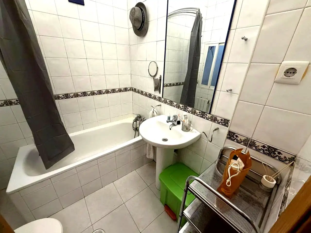 Baño de Piso de alquiler en Madrid con Aire acondicionado, Calefacción y Parquet