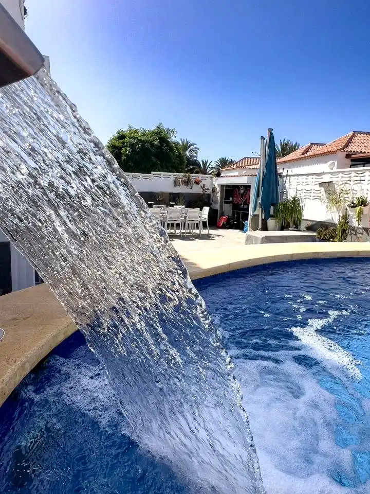 Casa amb piscina en venda a Santiago Puig, imagen 2