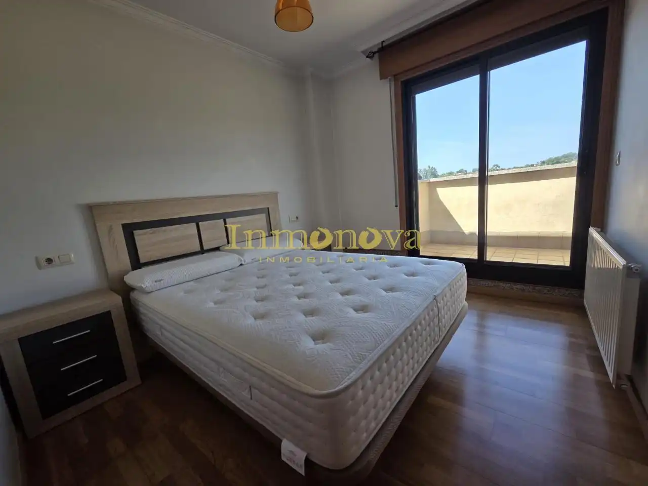 Schlafzimmer von Dachboden zur Miete in Salvaterra de Miño mit Heizung, Terrasse und Abstellraum