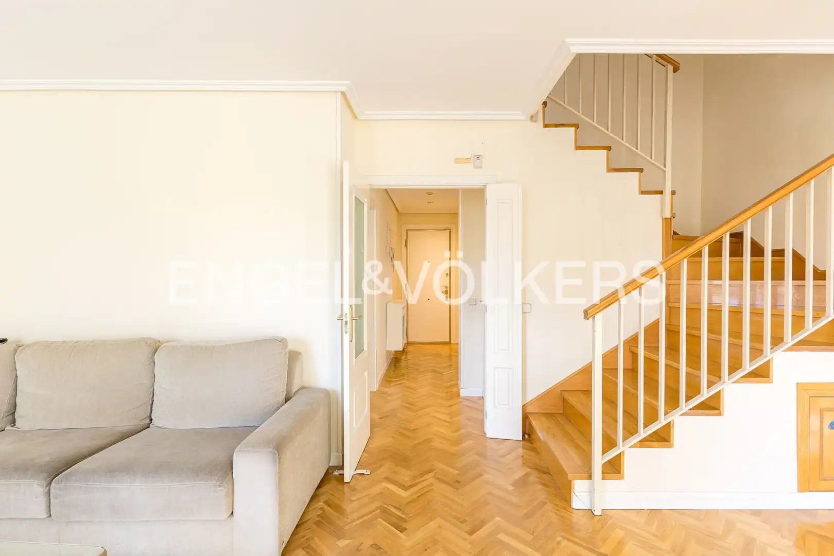 Haus oder Chalet zum Verkauf in Madrid mit Klimaanlage, Heizung und Privatgarten