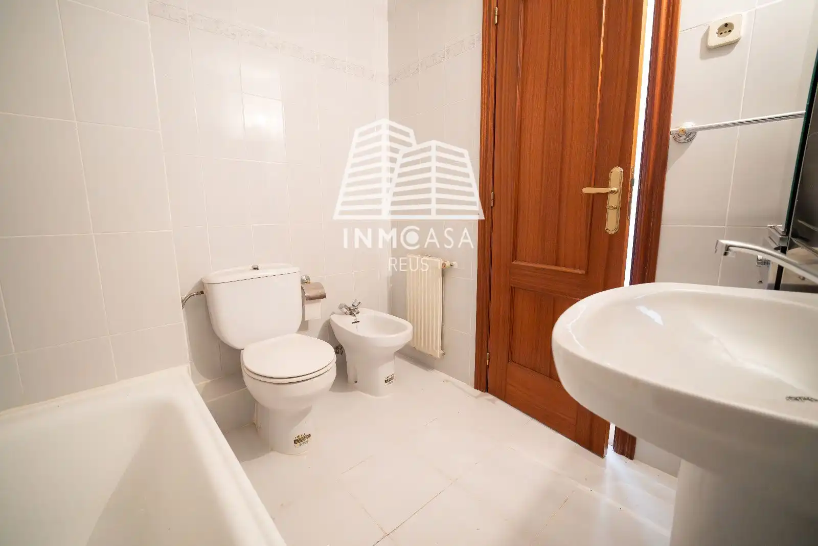 Baño de Casa adosada en venta en Mejorada del Campo con Calefacción, Jardín privado y Terraza