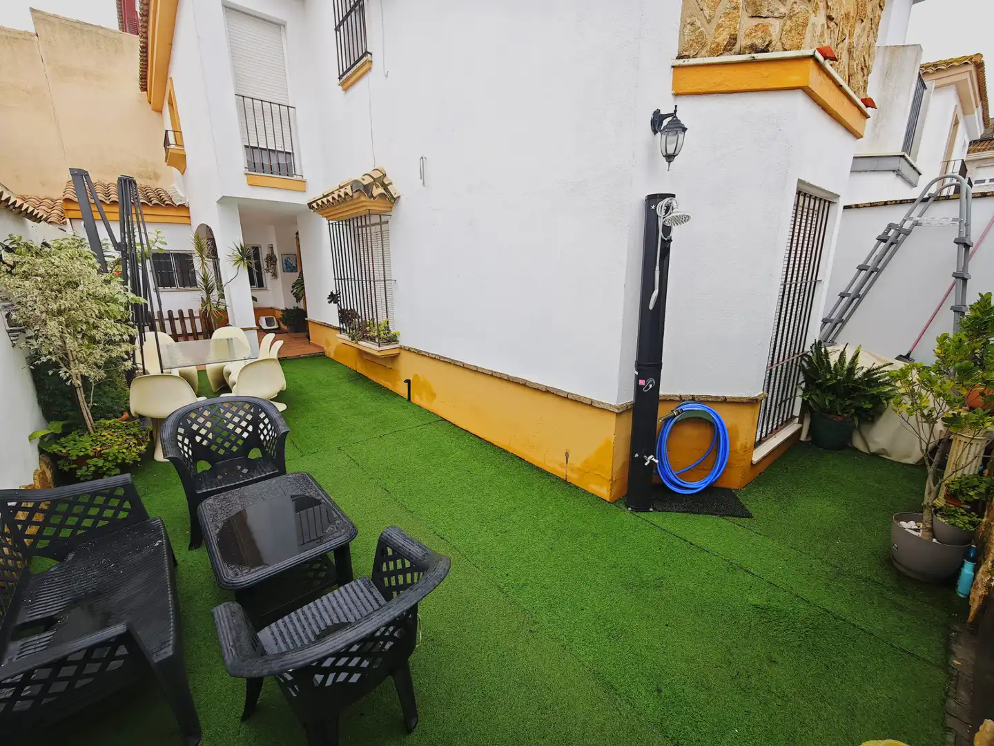 Jardí de Casa adosada en venda en Lebrija amb Aire condicionat, Moblat i Forn