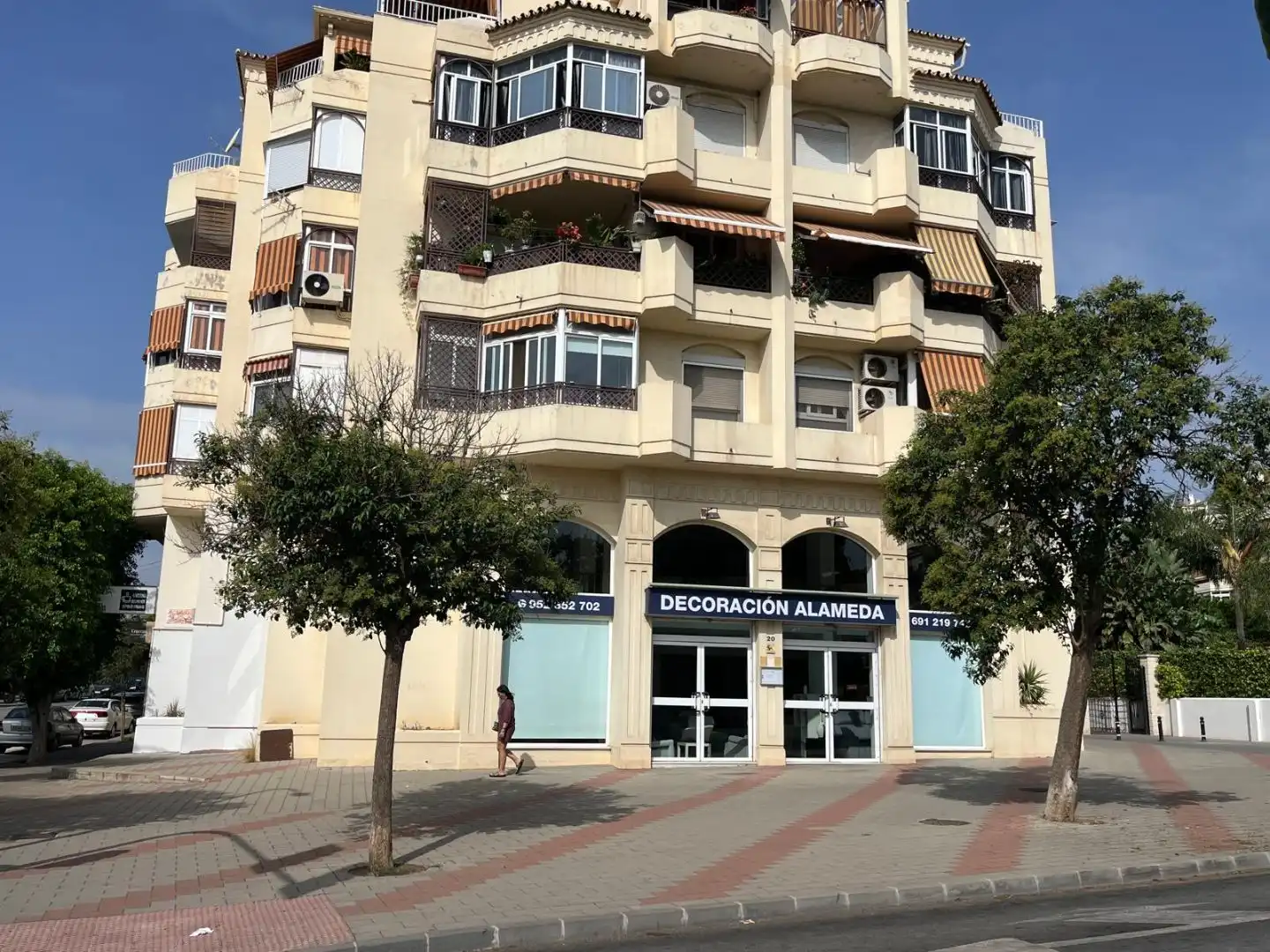 Vista exterior de Local en venda en Málaga amb Aire condicionat i Calefacció