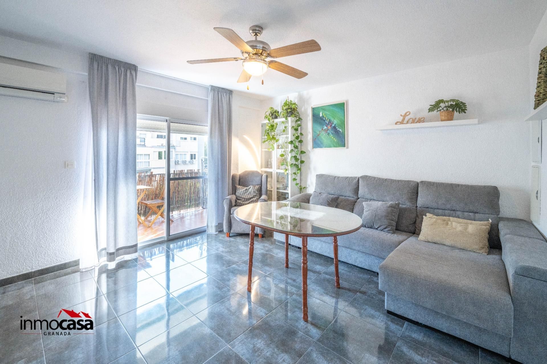 Sala de estar de Piso en venta en  Granada Capital