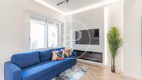 Sala d'estar de Pis en venda en  Madrid Capital amb Aire condicionat, Calefacció i Moblat