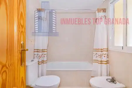 Bathroom of Flat for sale in Atarfe  with Heating