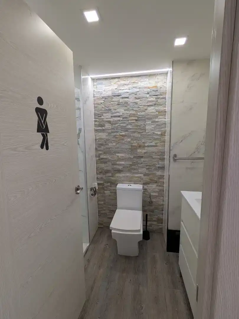 Badezimmer von Wohnung zur Miete in Gozón