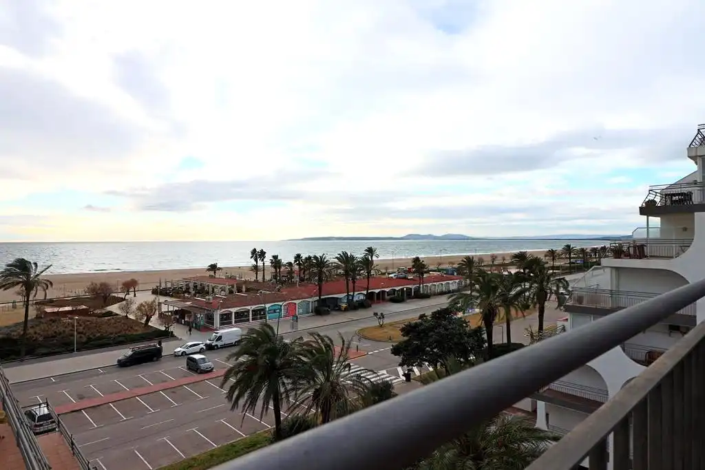 Bedroom of Attic for sale in Empuriabrava  with Air Conditioner