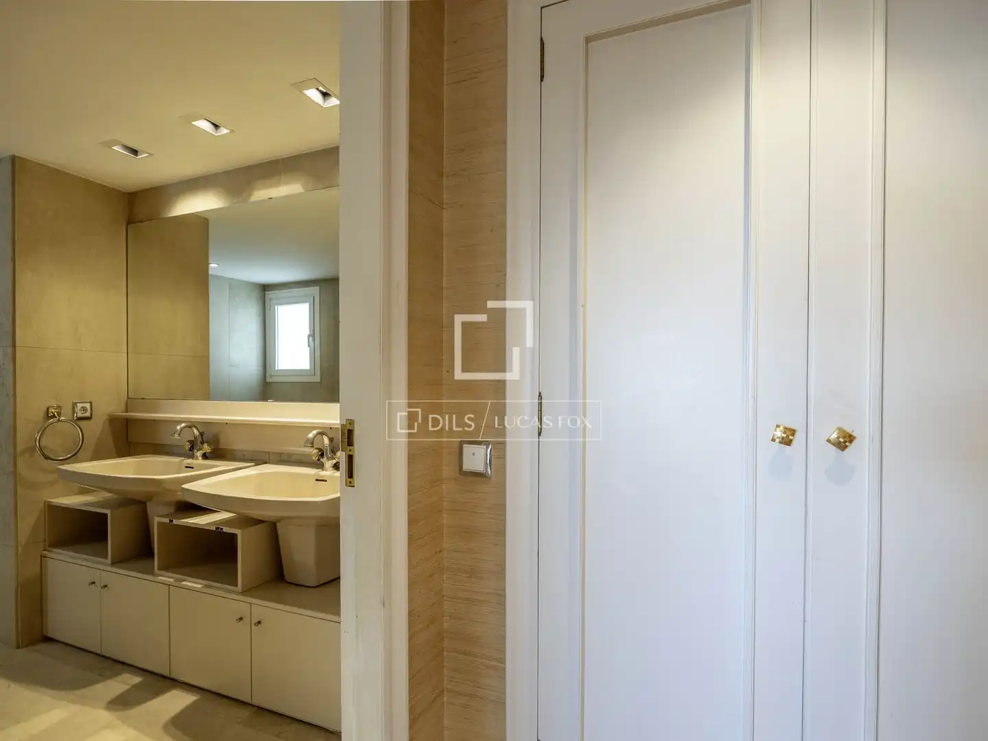 Baño de Piso en venta en Valencia con Aire acondicionado, Calefacción y Terraza
