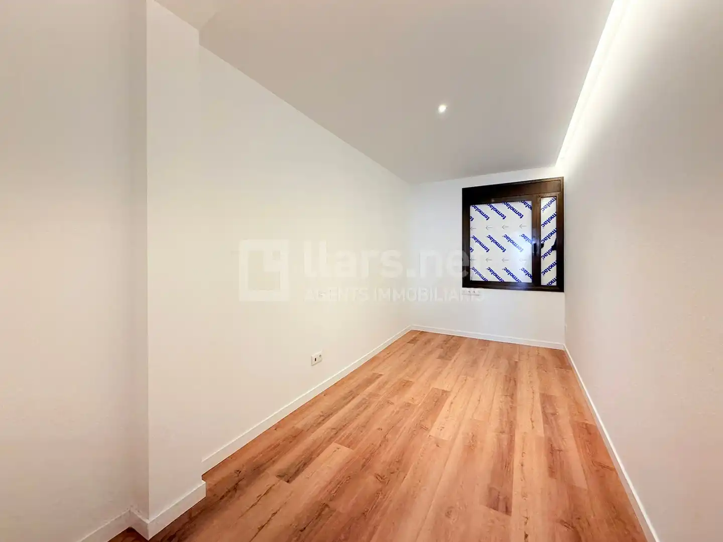 Schlafzimmer von Wohnung zum Verkauf in Vilanova i la Geltrú mit Klimaanlage, Parkett und Terrasse