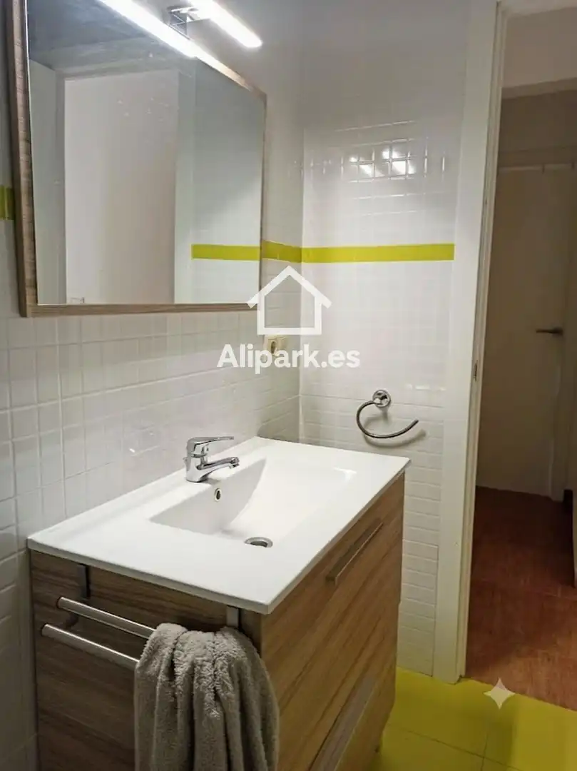 Badezimmer von Wohnung zum Verkauf in Alicante / Alacant mit Terrasse und Möbliert