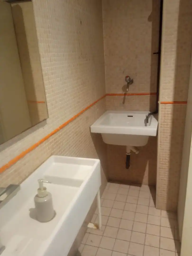 Baño de Local en venta en Valencia con Aire acondicionado, Terraza y Amueblado