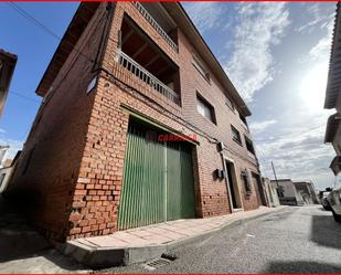 Vista exterior de Pis en venda en Quismondo amb Terrassa