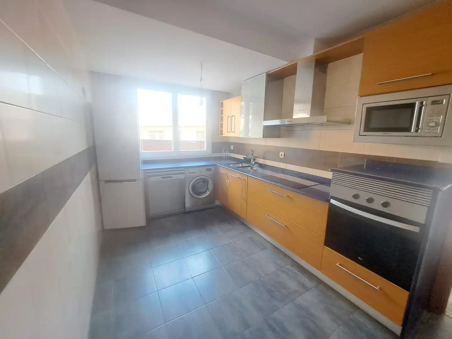 Cocina de Casa adosada en venta en Bembibre con Calefacción, Terraza y Balcón