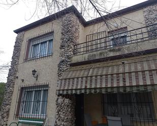 Vista exterior de Casa o xalet en venda en Laguna de Duero amb Calefacció, Jardí privat i Terrassa