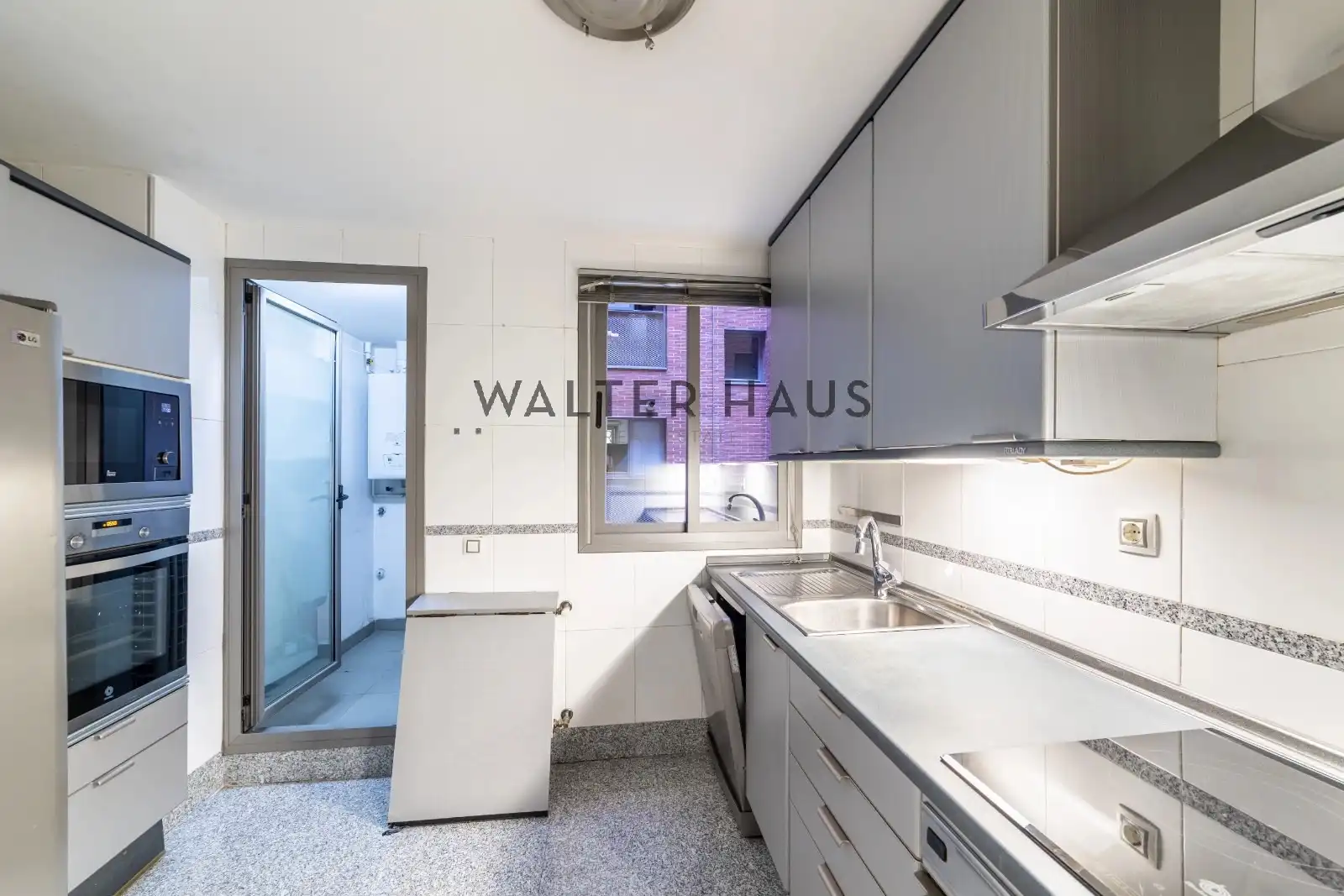 Kitchen of Flat for sale in Madrid  with Air Conditioner, Heating and Storage room