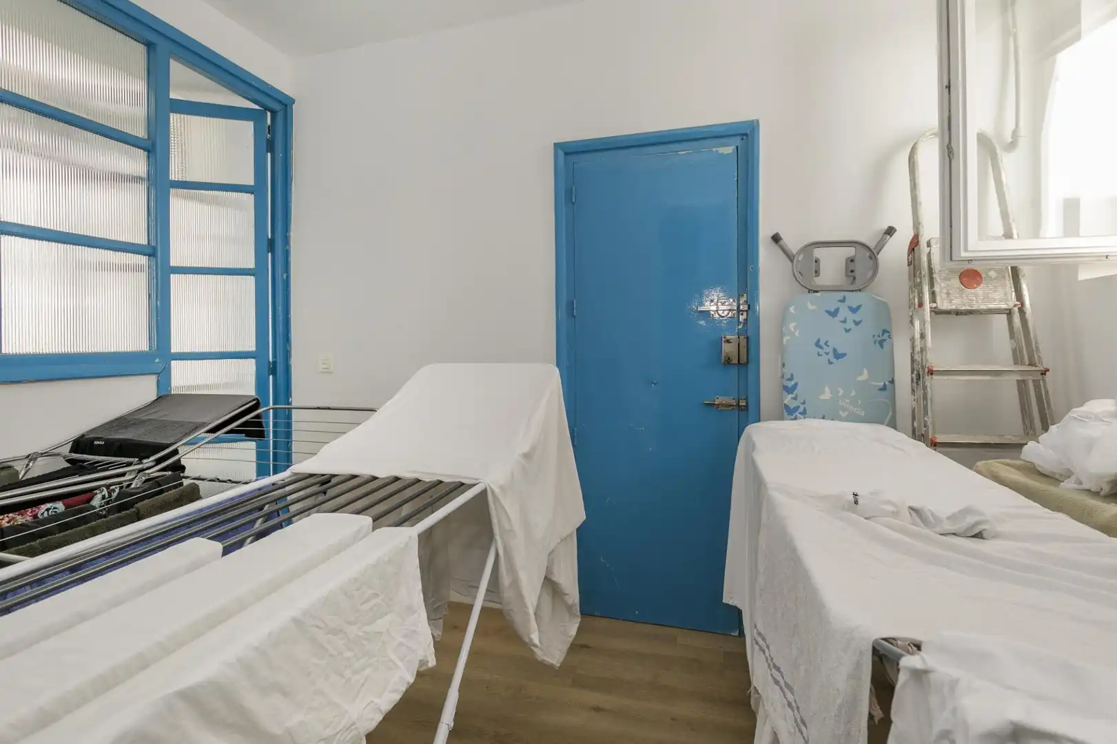 Bedroom of Apartments for sale in Granada