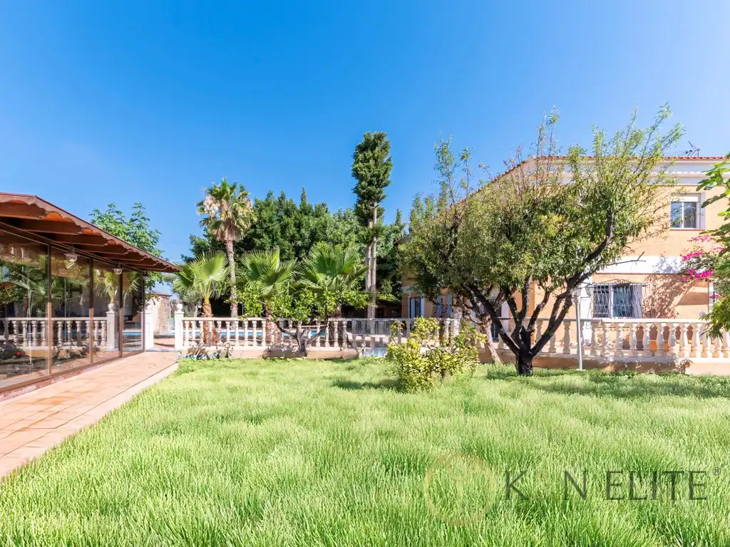 Jardí de Casa o xalet en venda en Mutxamel amb Aire condicionat, Jardí privat i Terrassa