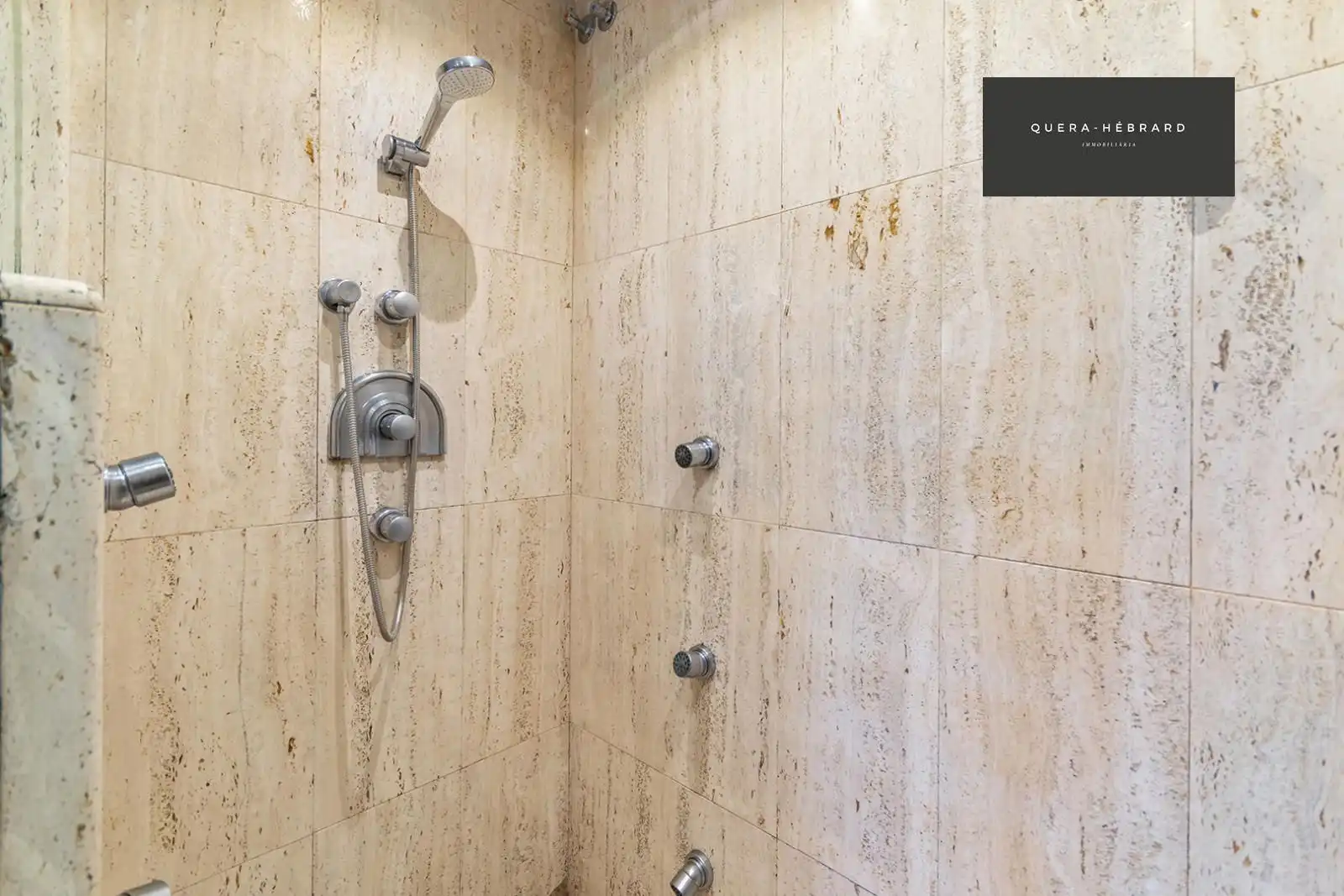 Baño de Casa adosada en venta en Sant Cugat del Vallès con Calefacción, Parquet y Terraza