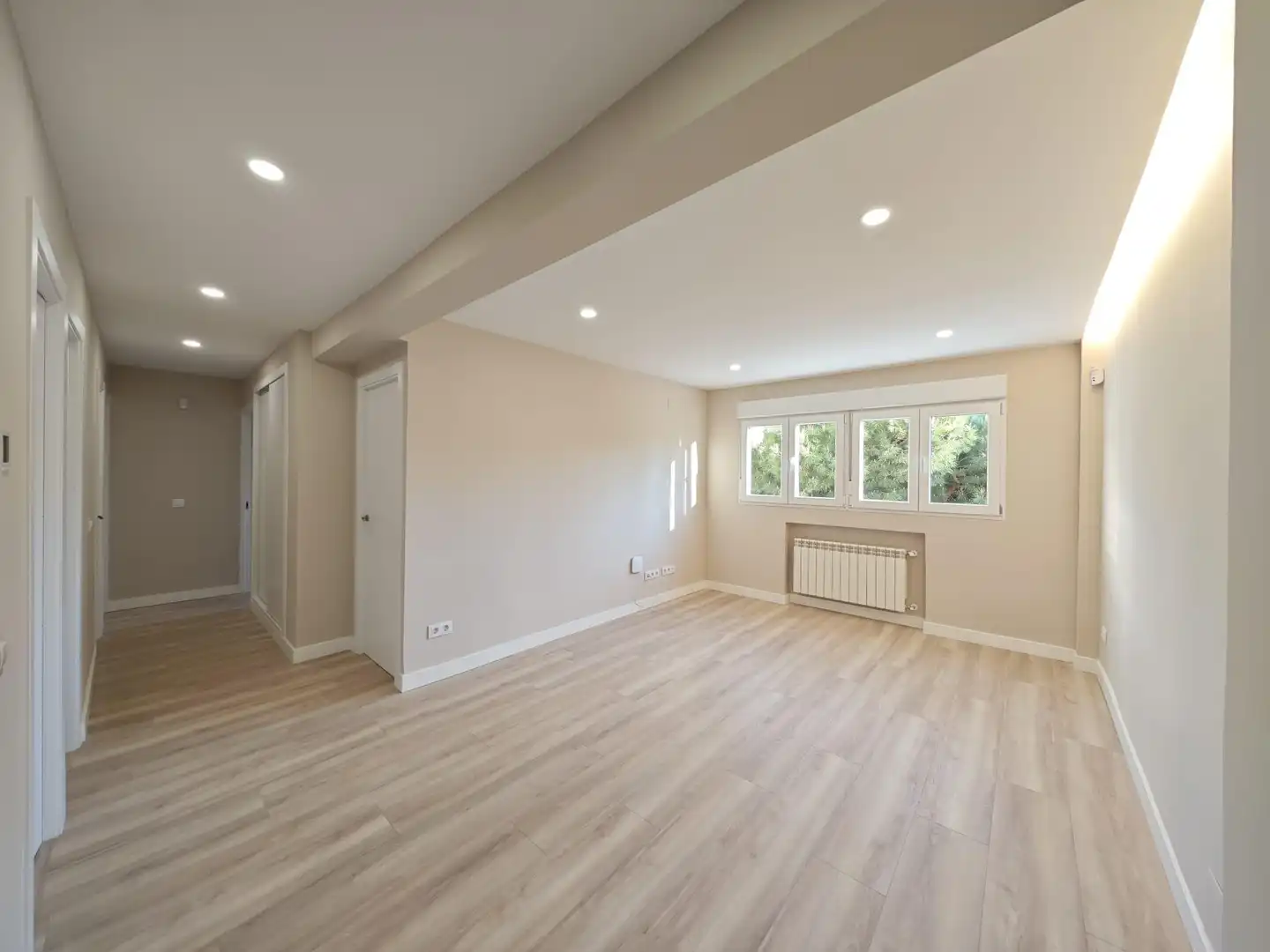 Flat for sale in  Madrid Capital  with Heating and Private garden