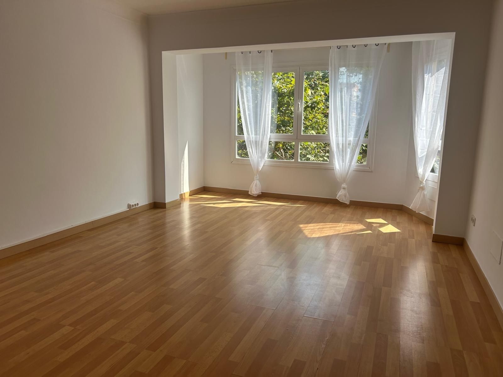 Sala d'estar de Pis en venda en  Palma de Mallorca amb Aire condicionat, Parquet i Balcó