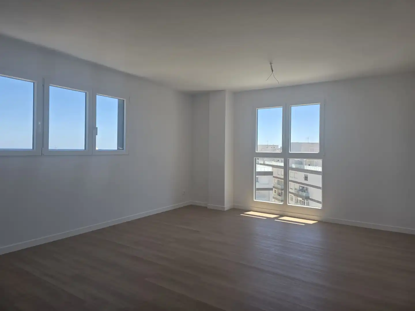 Living room of Flat for sale in Castellón de la Plana / Castelló de la Plana  with Air Conditioner, Parquet flooring and Oven