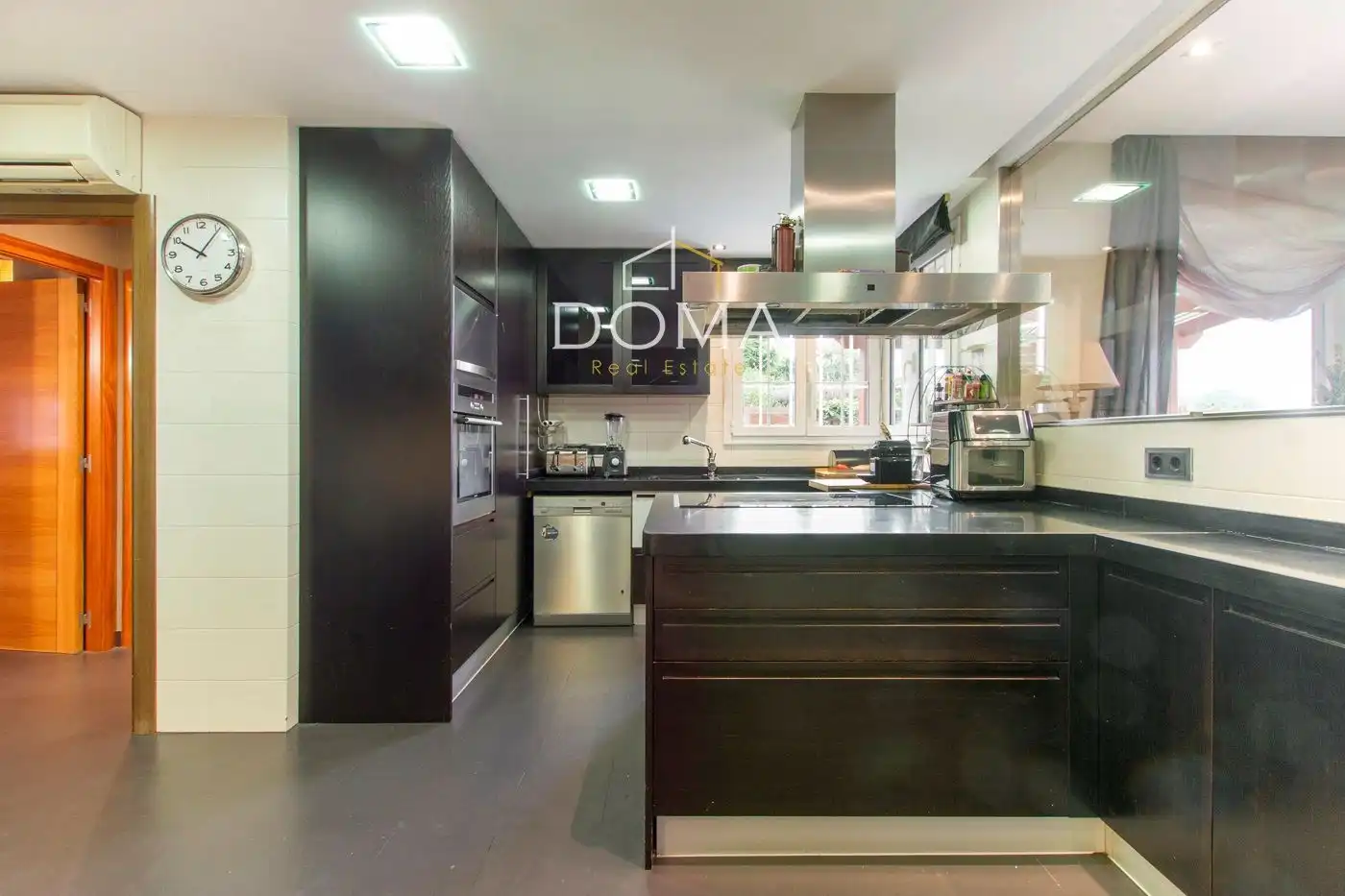 Cocina de Casa adosada en venta en Esplugues de Llobregat con Aire acondicionado, Calefacción y Terraza
